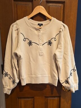 Cozy Embroidered Cream Pullover Sweatshirt, Medium